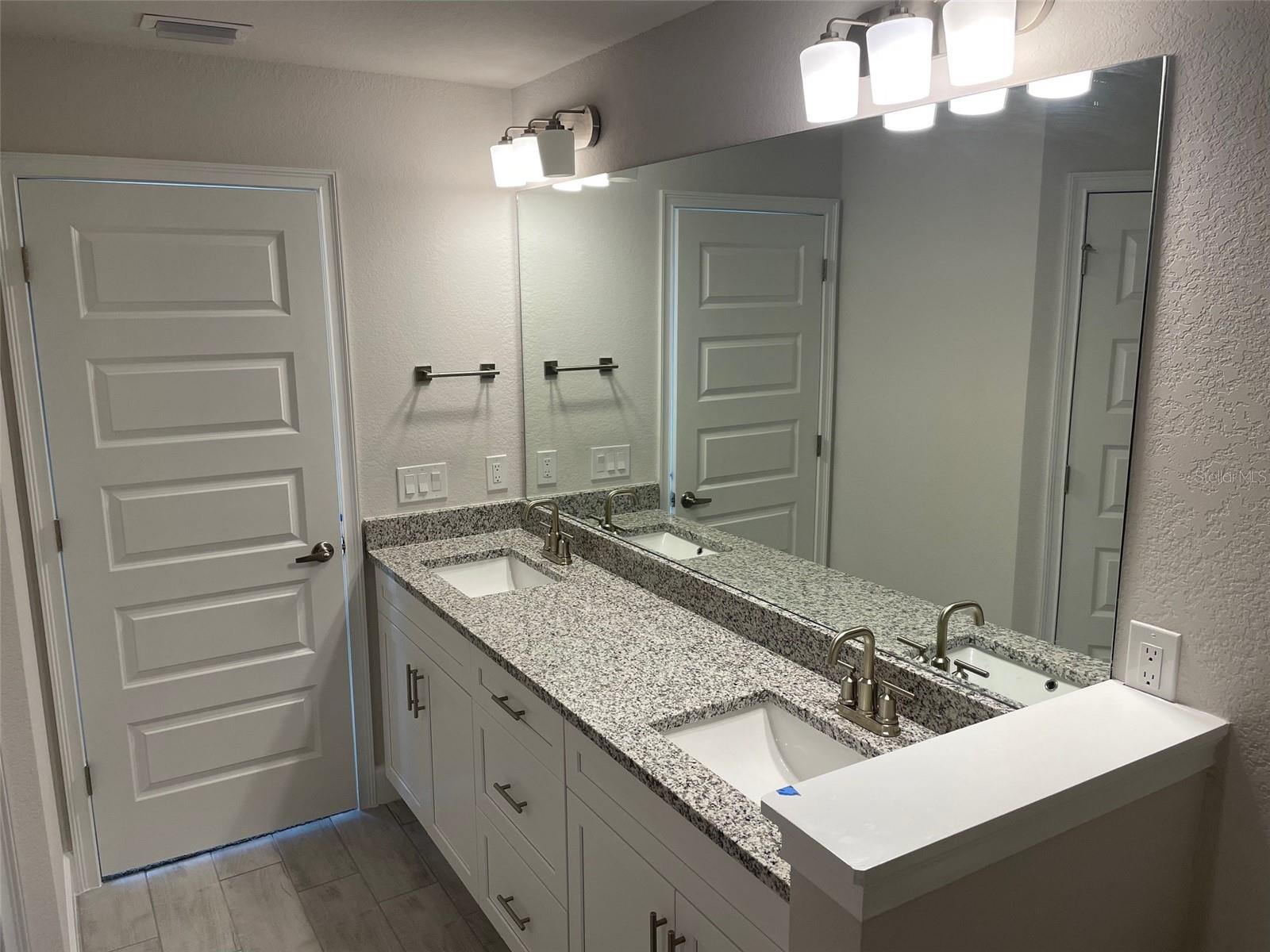 Image 5 of 9 For 17433 Edgewater Drive