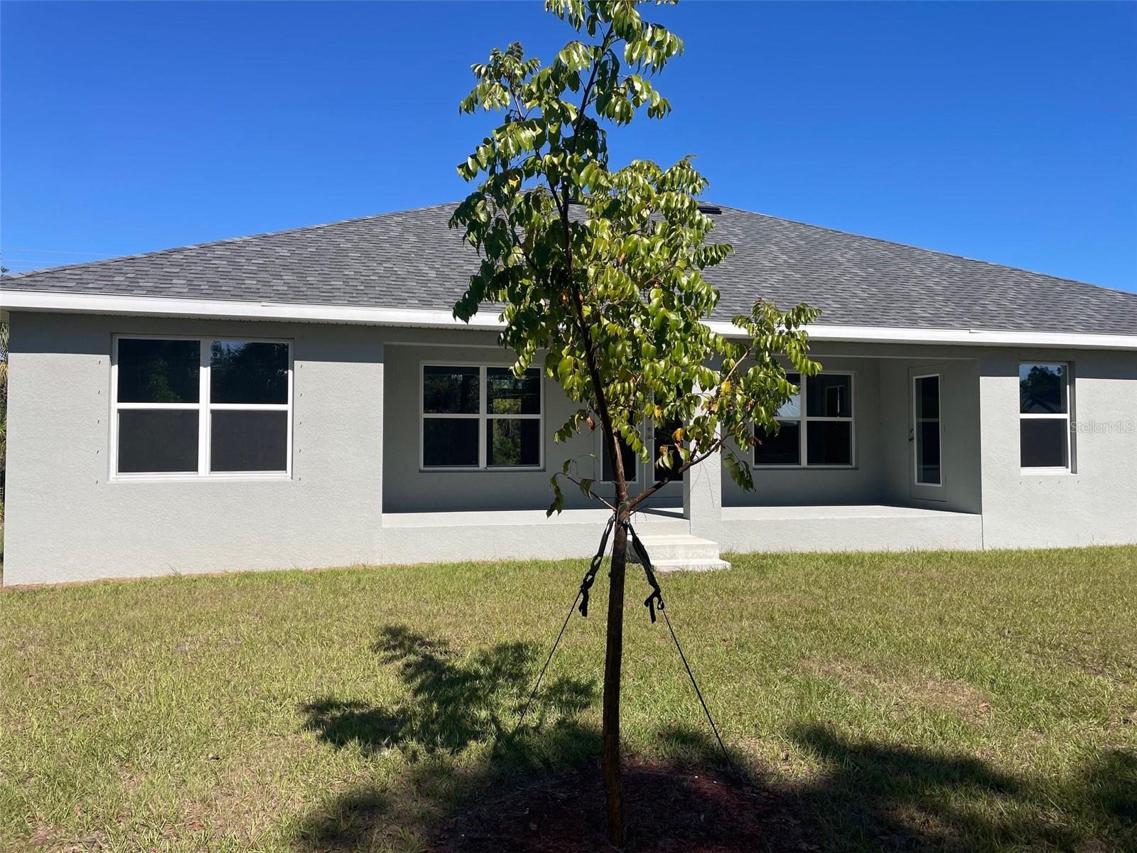 Image 7 of 9 For 17433 Edgewater Drive