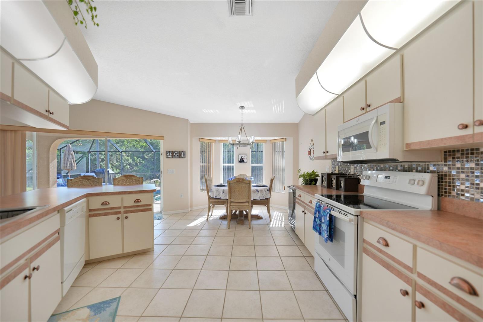 Image 17 of 59 For 18395 Edgewater Drive