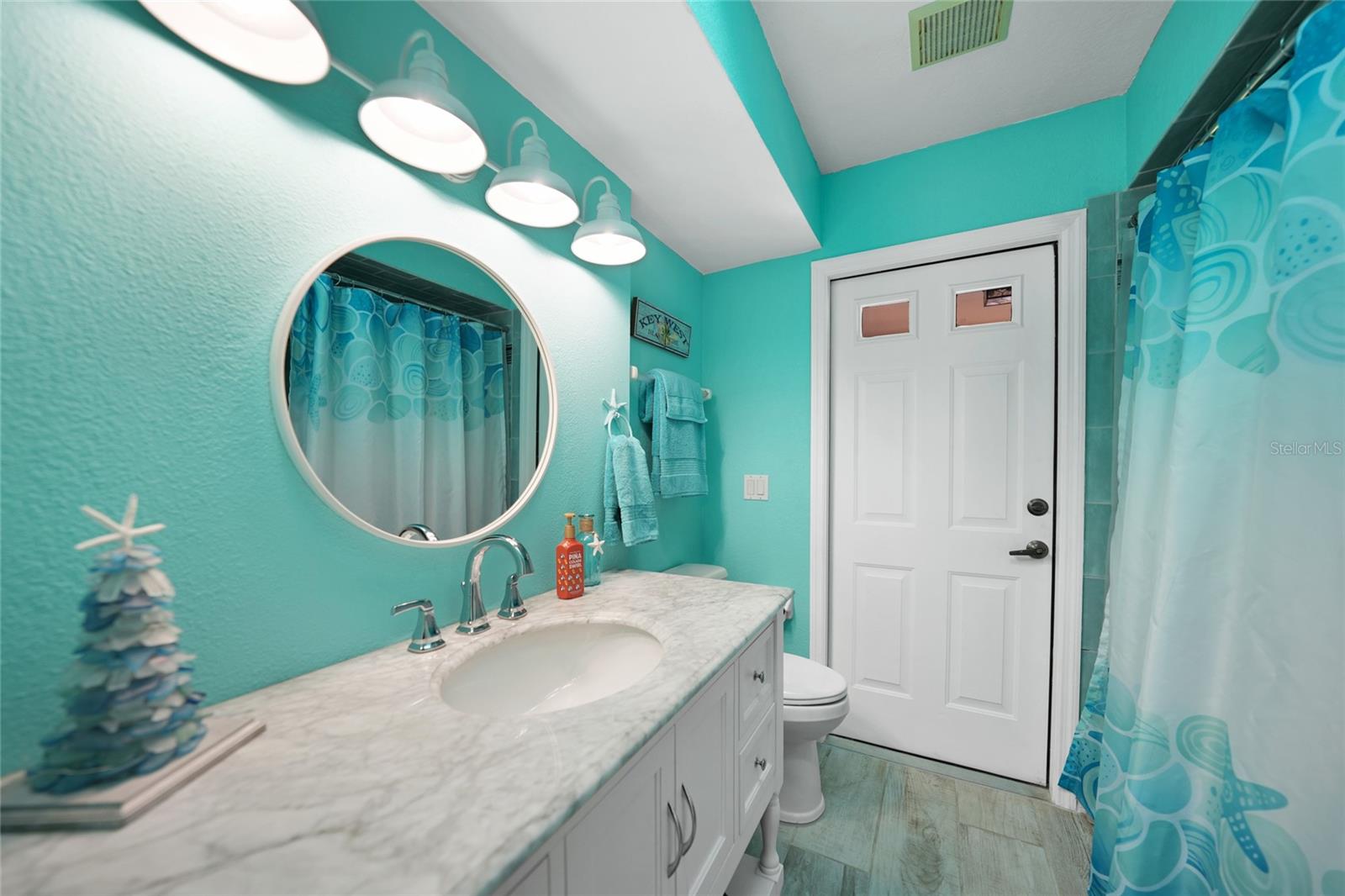 Image 32 of 59 For 18395 Edgewater Drive