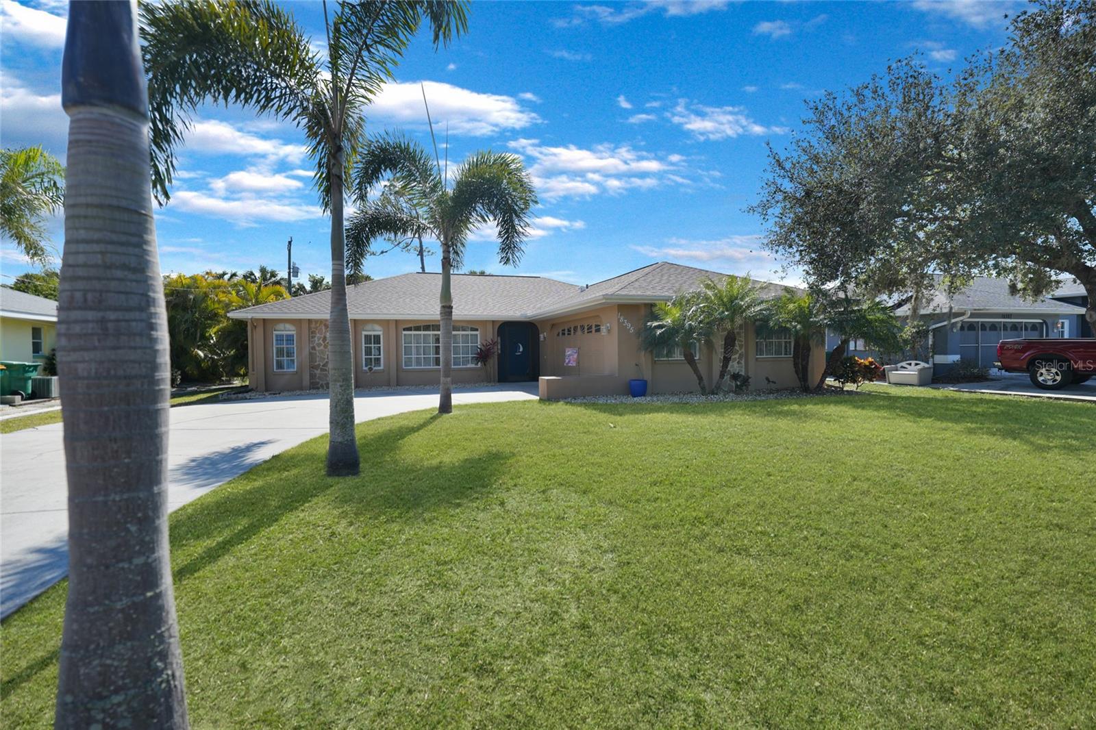 Image 4 of 59 For 18395 Edgewater Drive