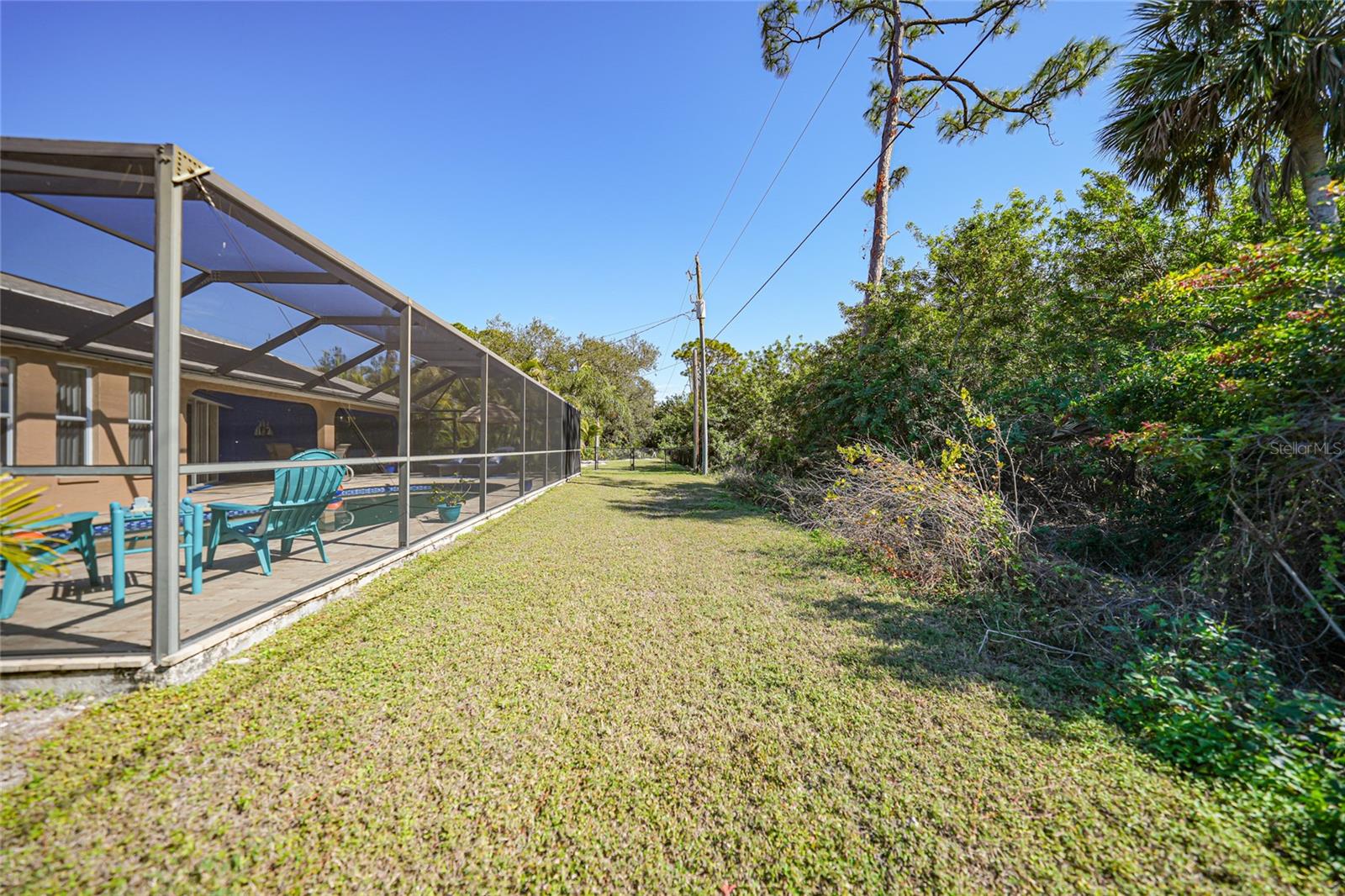 Image 40 of 59 For 18395 Edgewater Drive