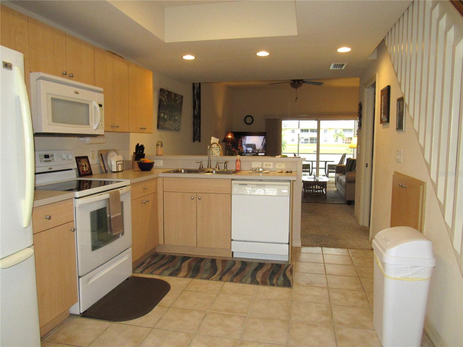 Image 10 of 32 For 1246 Rio De Janeiro Avenue 503
