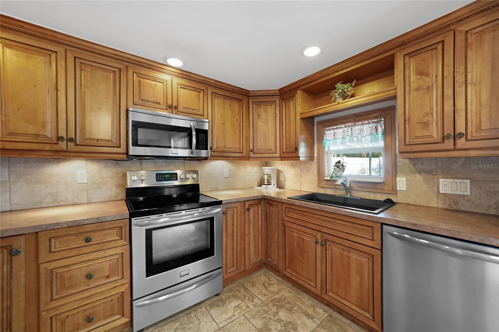 Image 8 of 28 For 3360 Conway Boulevard