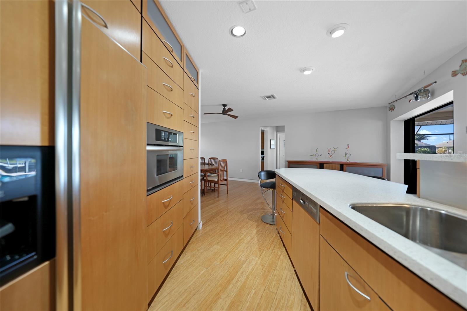 Image 11 of 38 For 1029 San Mateo Drive