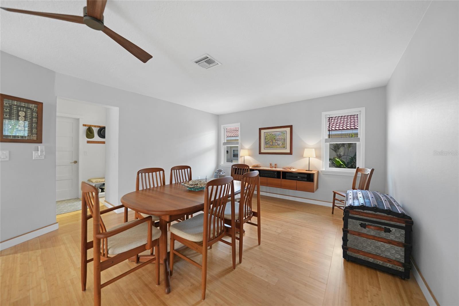 Image 13 of 38 For 1029 San Mateo Drive