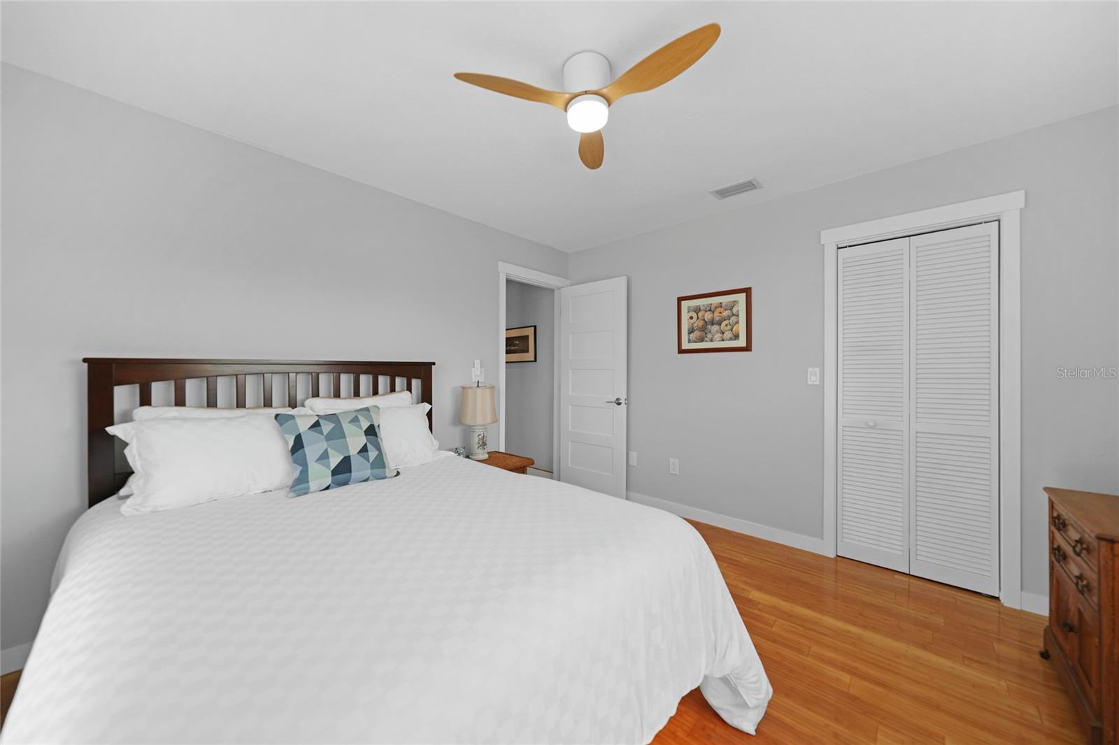 Image 21 of 38 For 1029 San Mateo Drive