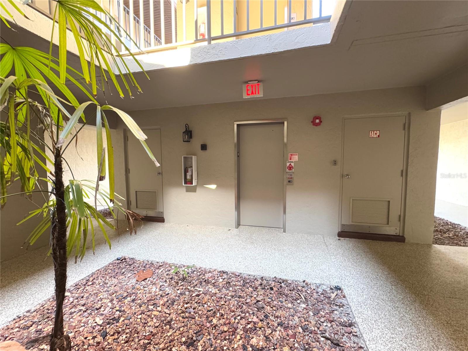 Image 17 of 45 For 2601 Marion Avenue 45c