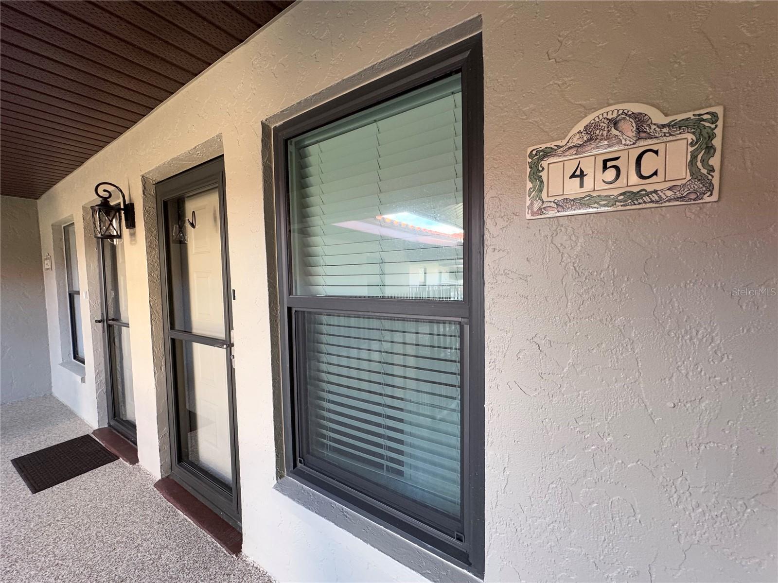 Image 18 of 45 For 2601 Marion Avenue 45c