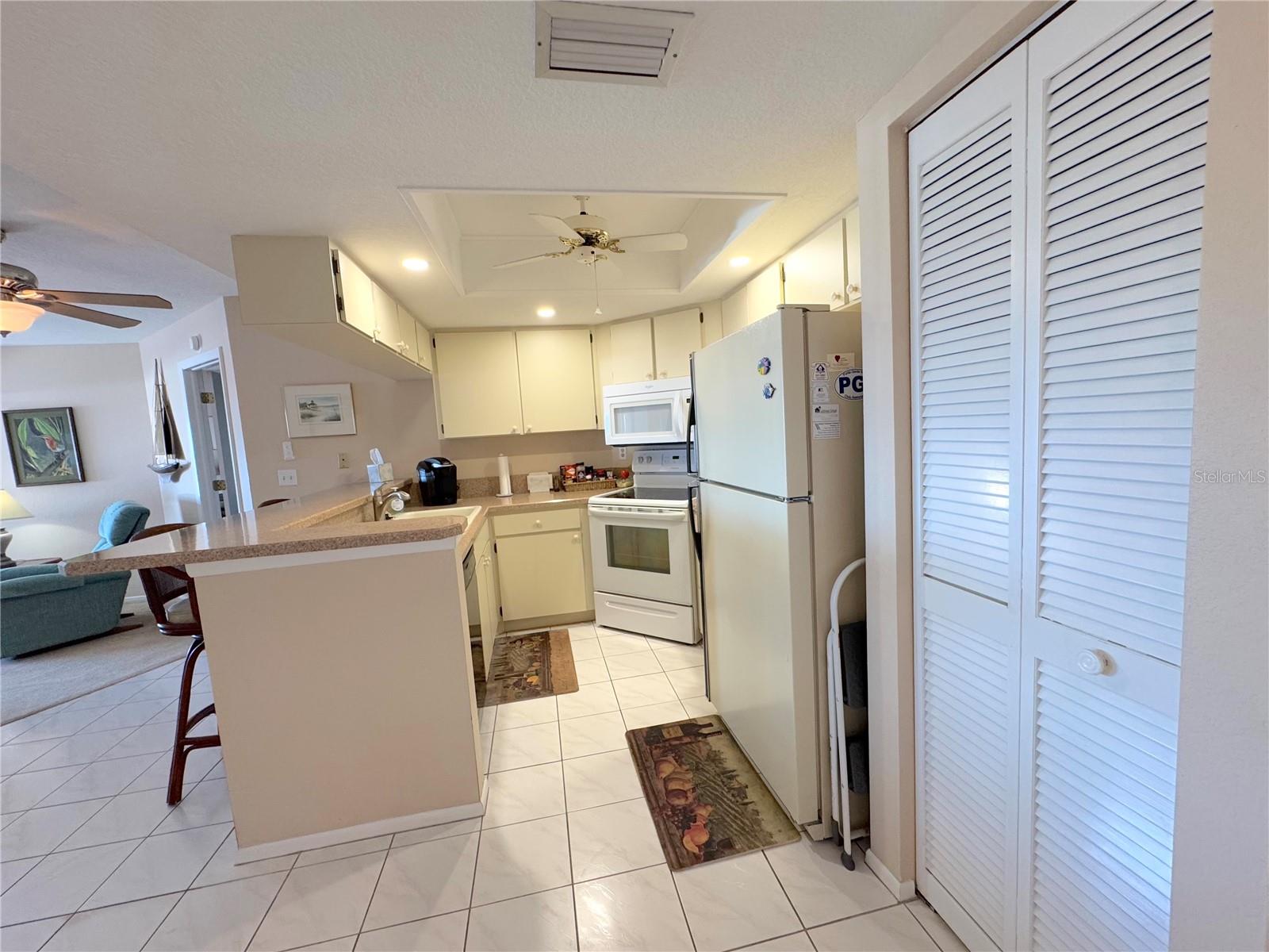 Image 32 of 45 For 2601 Marion Avenue 45c