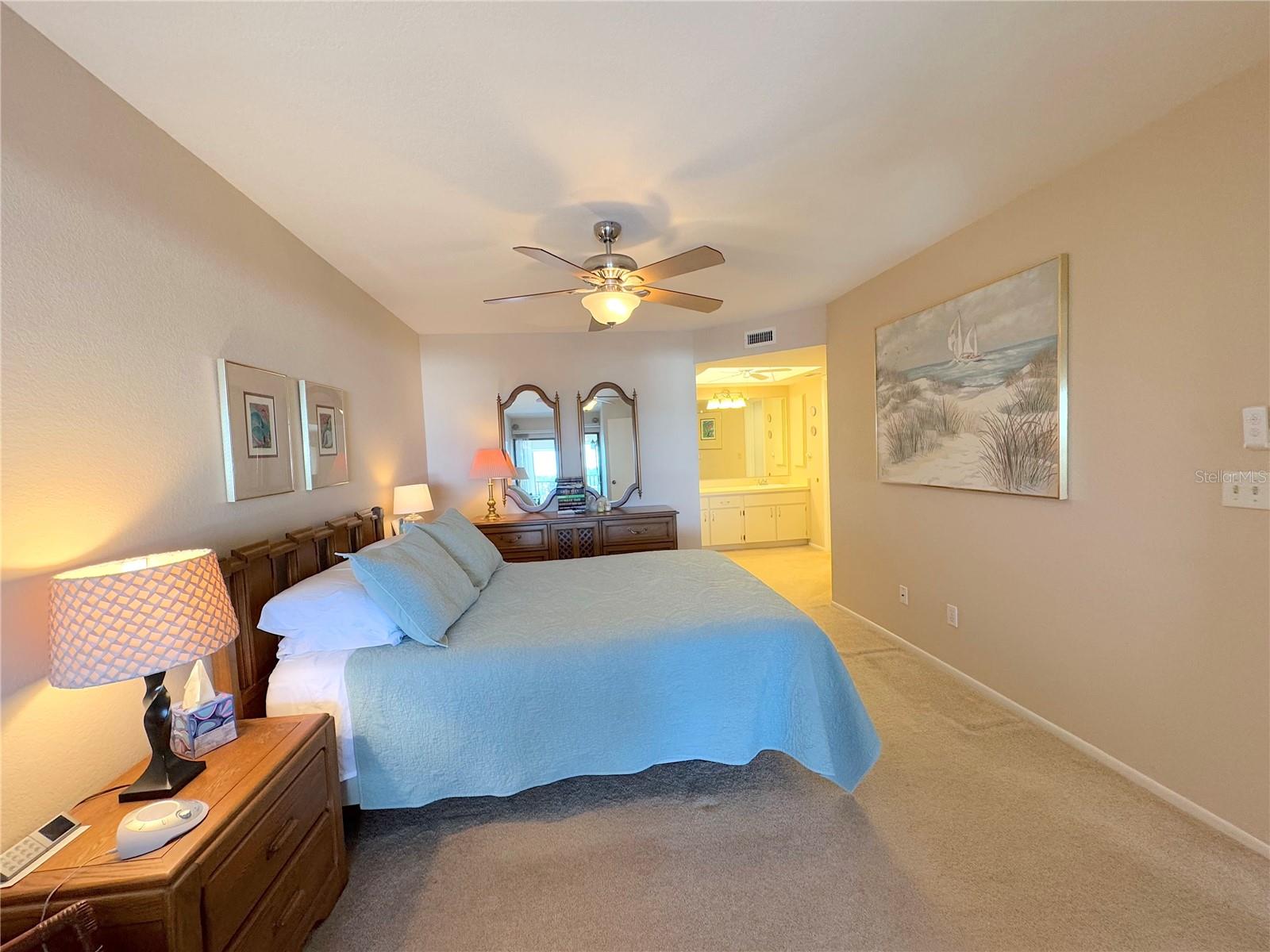 Image 37 of 45 For 2601 Marion Avenue 45c