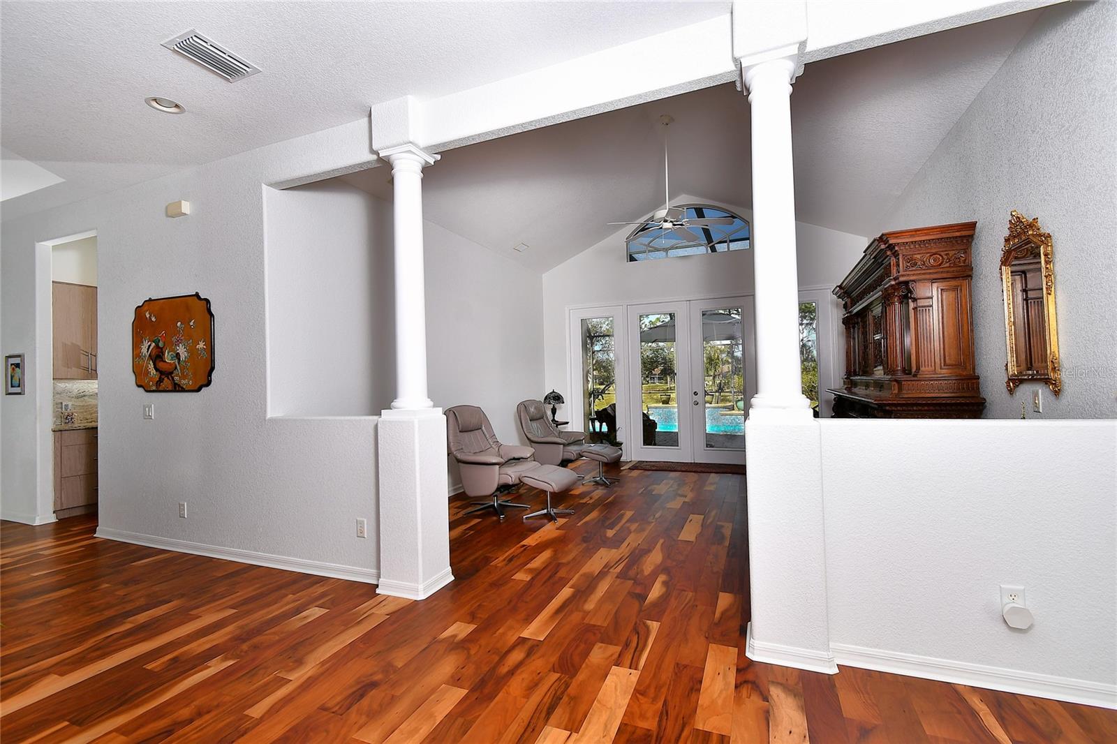 Image 7 of 39 For 4001 Marianne Key Road
