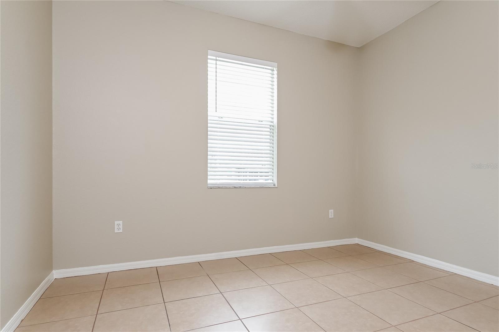 Image 11 of 15 For 5634 Moon Valley Drive