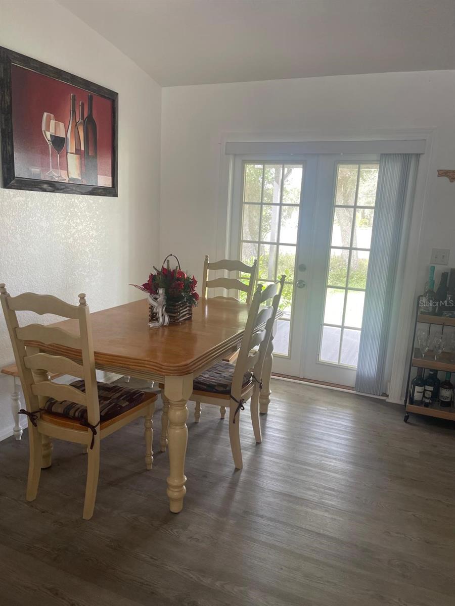 Image 4 of 14 For 1323 Tift Street