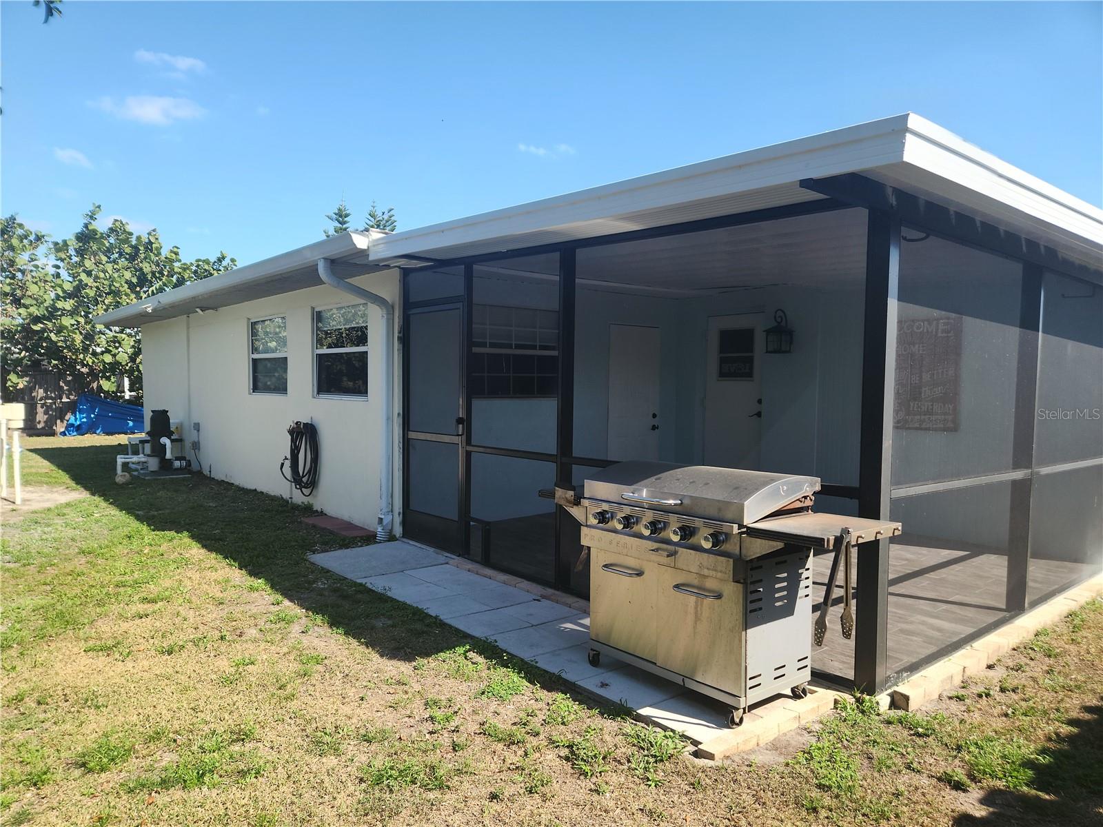 Image 19 of 20 For 2461 Ivanhoe Street