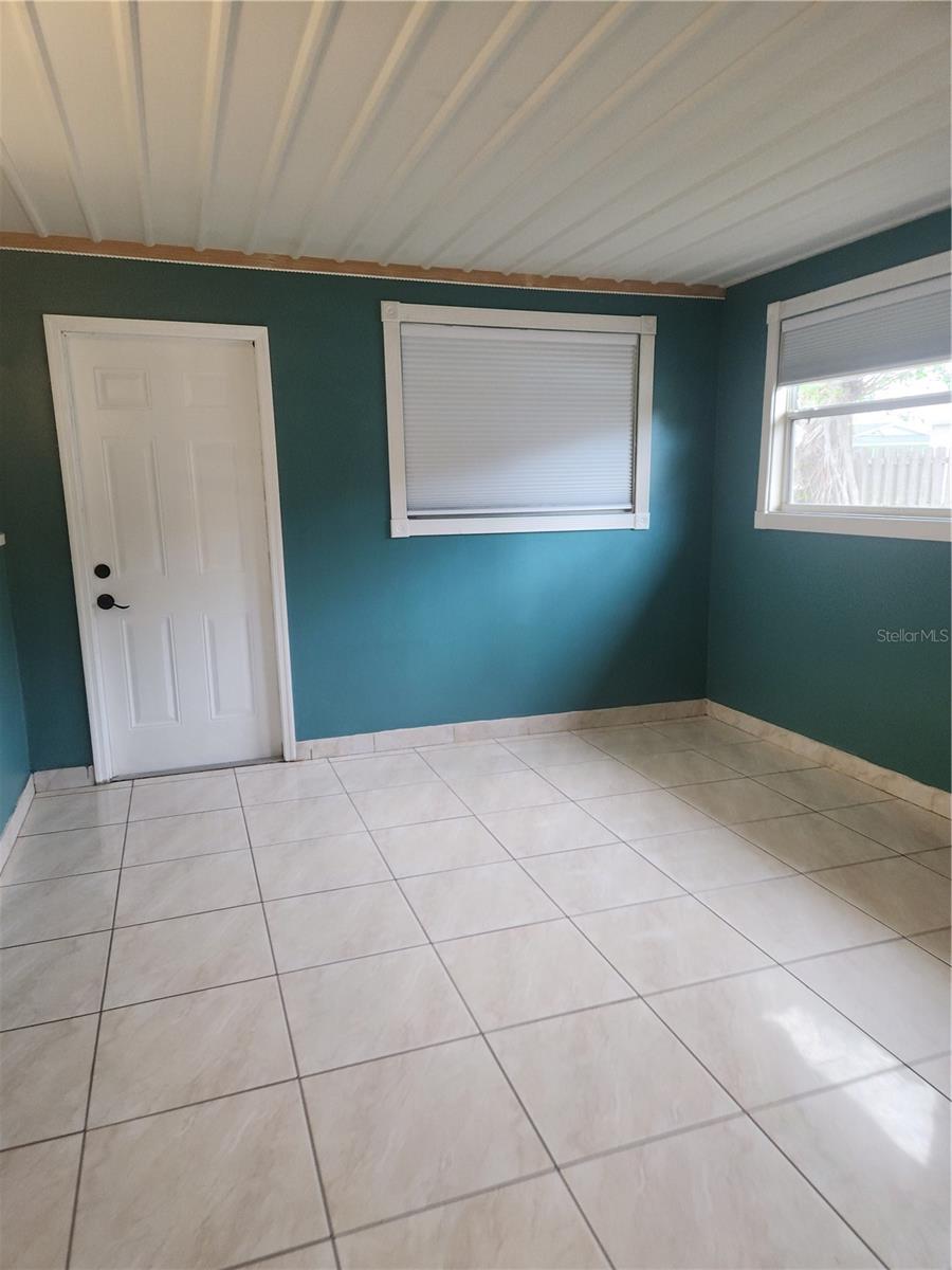 Image 7 of 20 For 2461 Ivanhoe Street