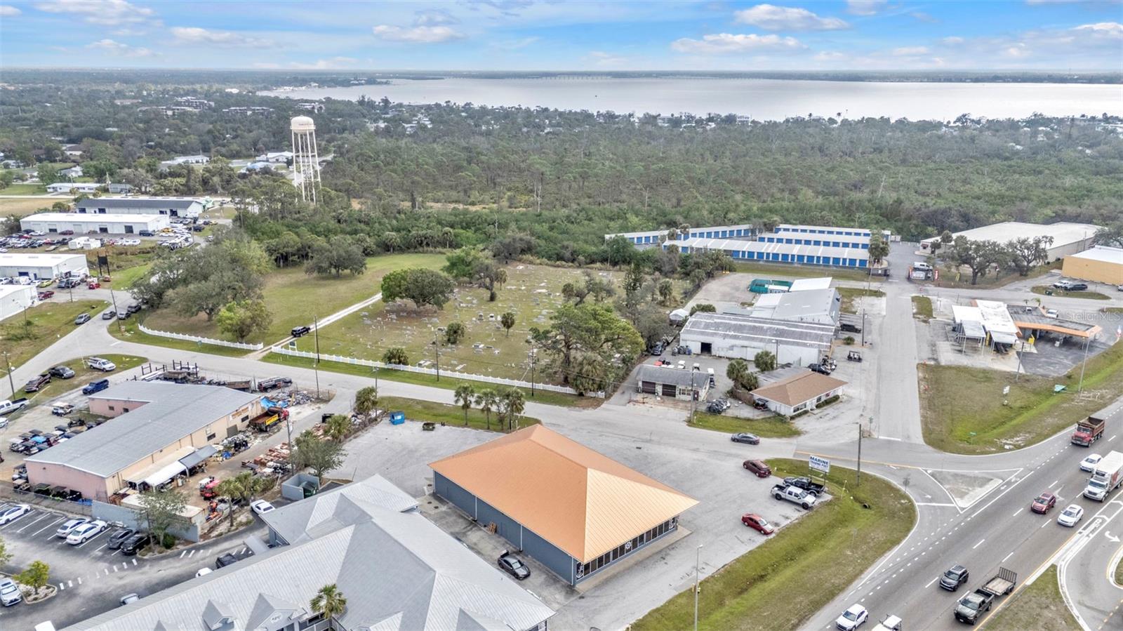 Image 21 of 58 For 4694 Tamiami Trail
