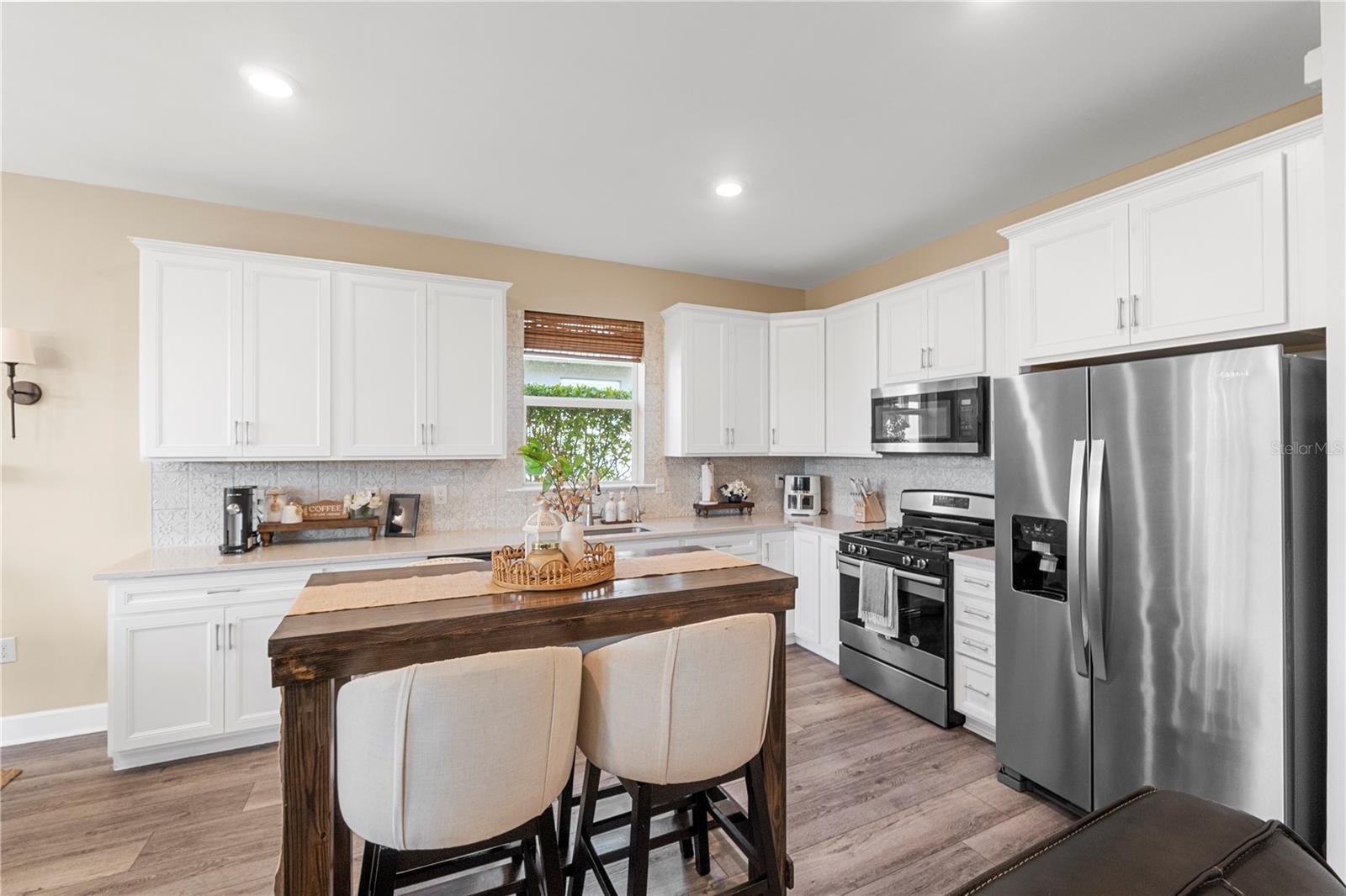 Image 14 of 77 For 43104 Lakeside Way
