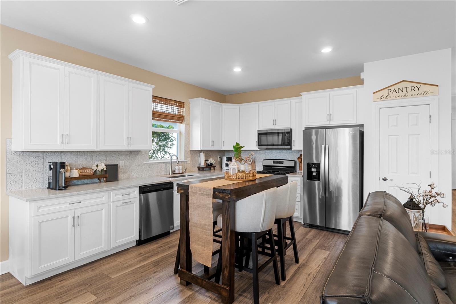 Image 15 of 77 For 43104 Lakeside Way