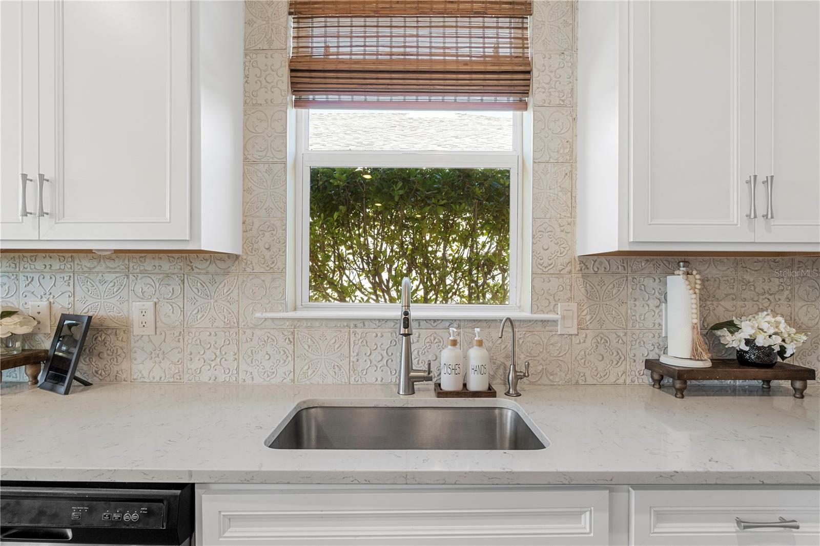 Image 16 of 77 For 43104 Lakeside Way