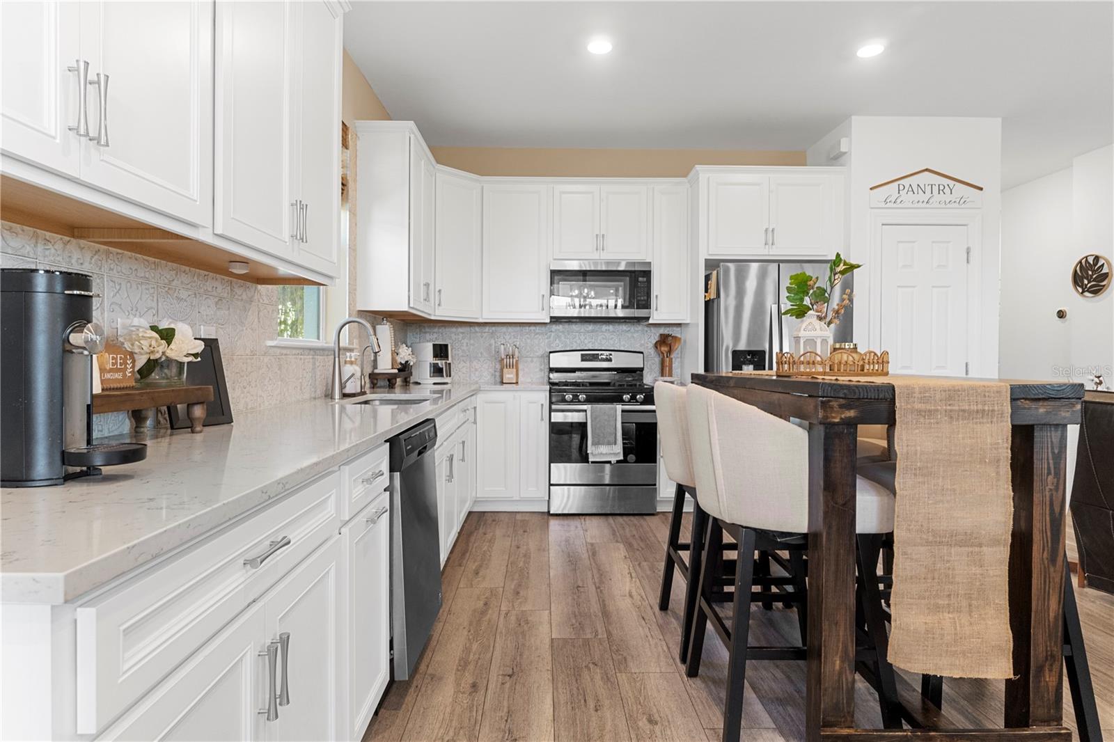 Image 17 of 77 For 43104 Lakeside Way