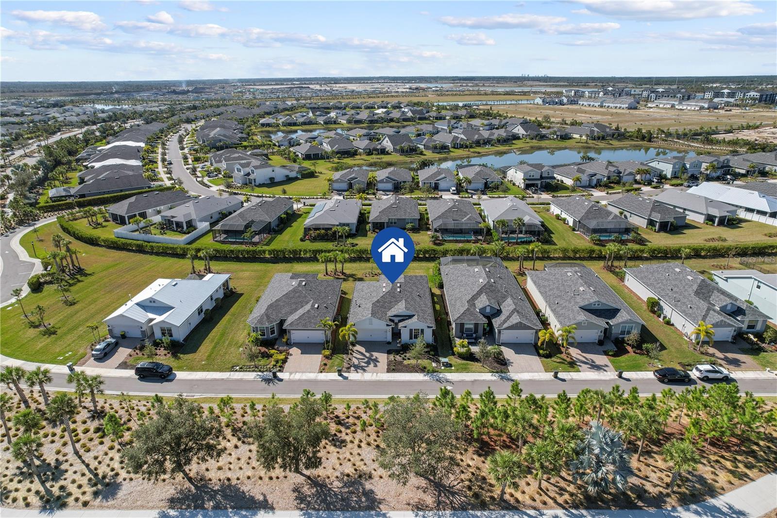Image 35 of 77 For 43104 Lakeside Way
