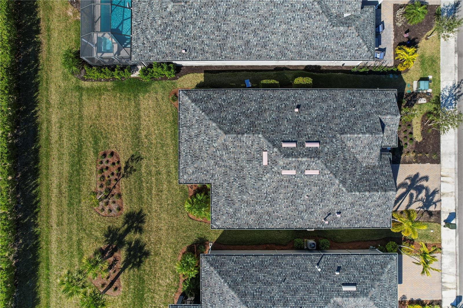 Image 36 of 77 For 43104 Lakeside Way