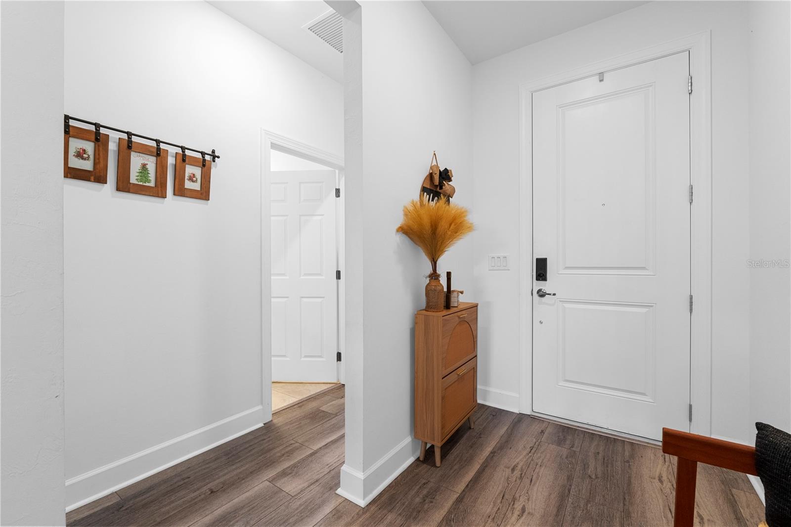 Image 7 of 77 For 43104 Lakeside Way