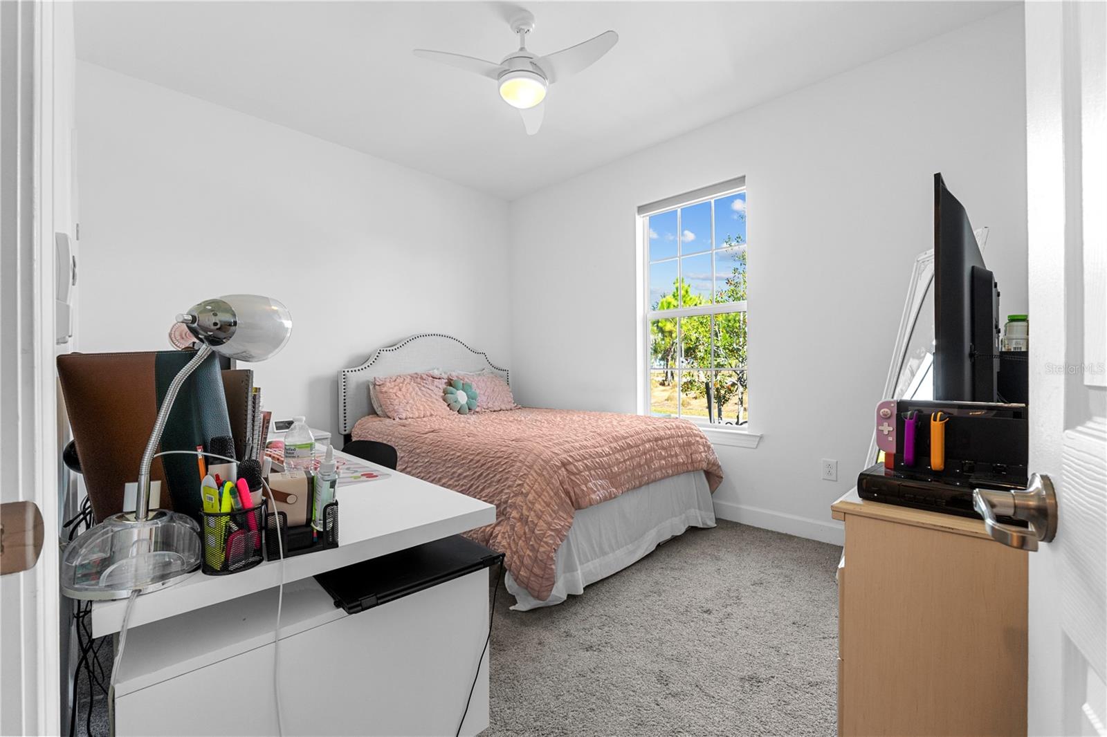 Image 8 of 77 For 43104 Lakeside Way