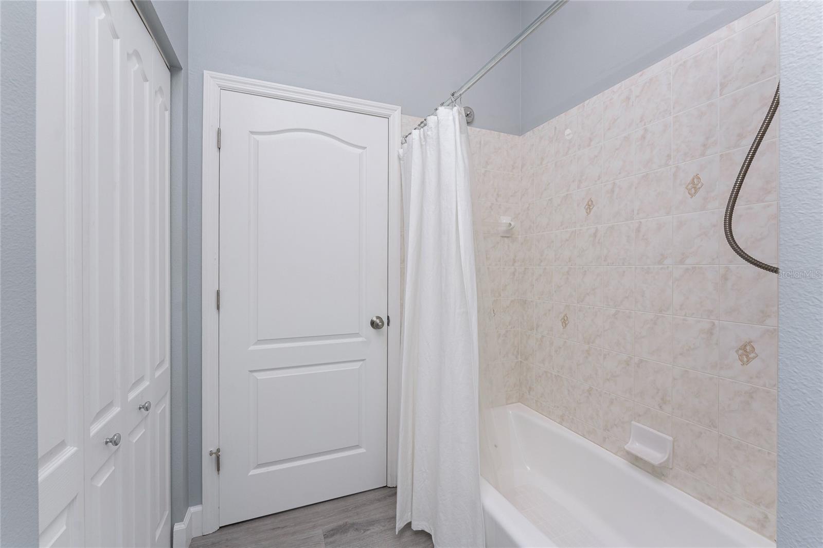 Image 24 of 72 For 1052 Eppinger Drive
