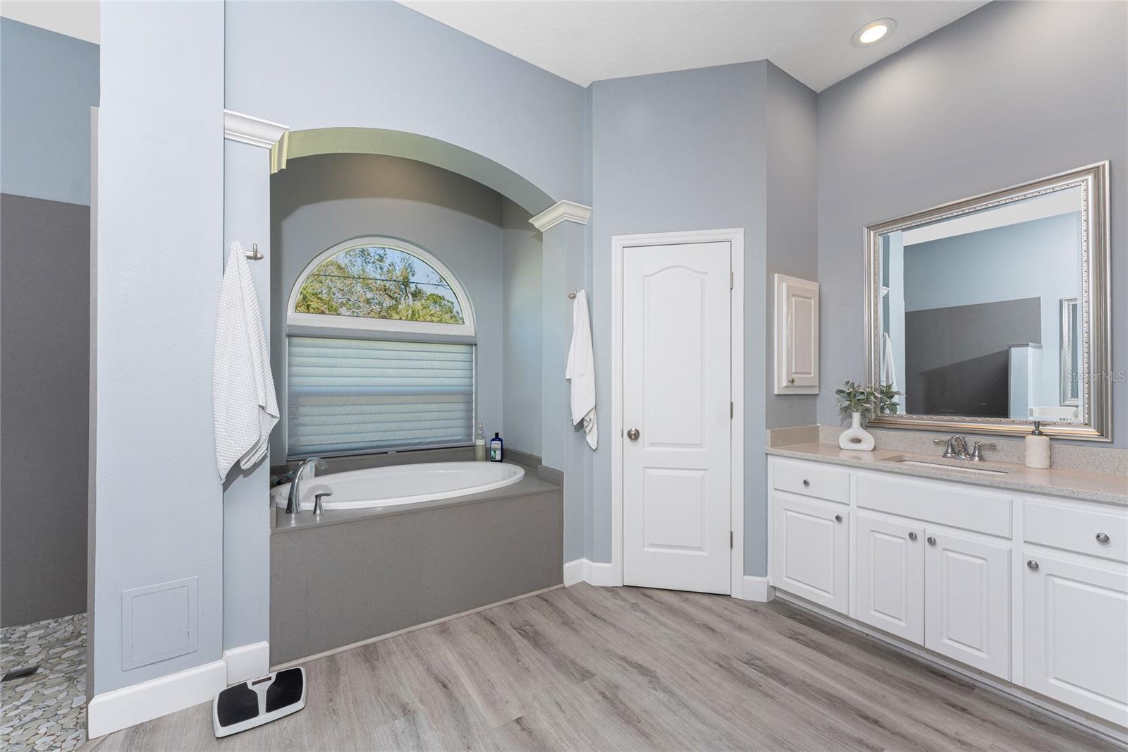 Image 28 of 72 For 1052 Eppinger Drive