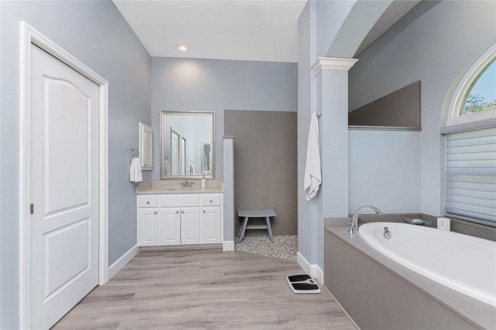 Image 29 of 72 For 1052 Eppinger Drive
