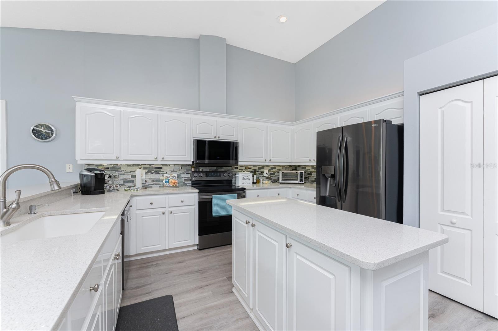 Image 6 of 72 For 1052 Eppinger Drive