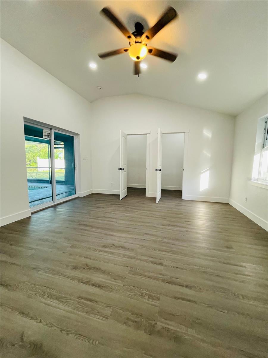 Image 11 of 31 For 4128 Durant Street