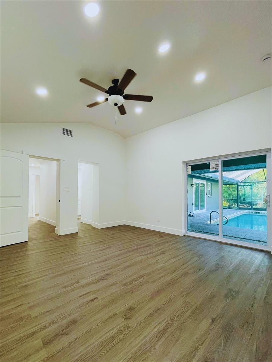 Image 12 of 31 For 4128 Durant Street