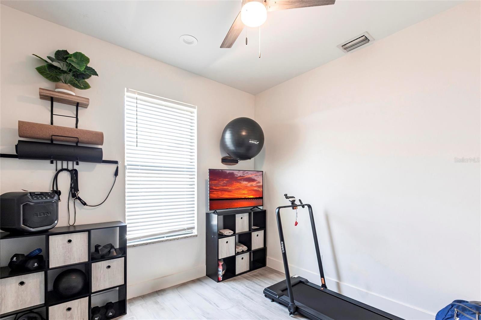 Image 16 of 43 For 2709 Magdalina Drive 101 -102b