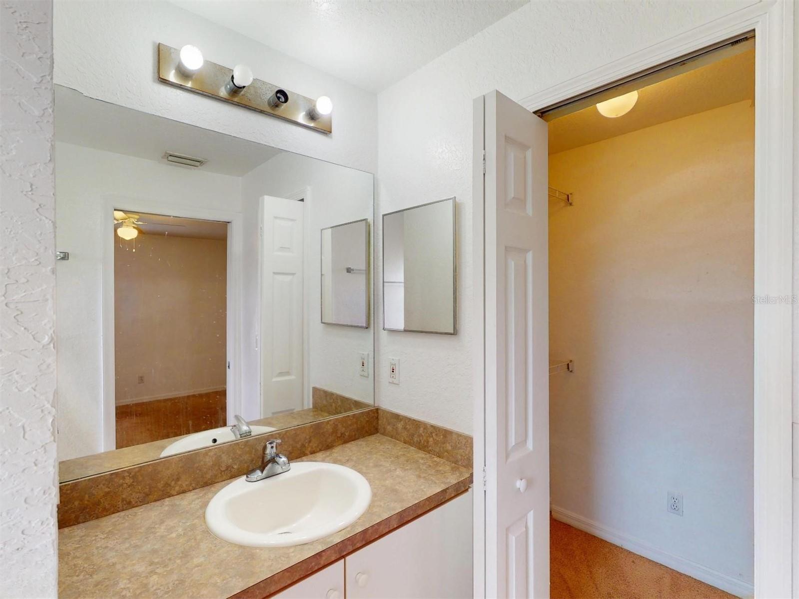Image 21 of 34 For 20370 Mount Prospect Avenue