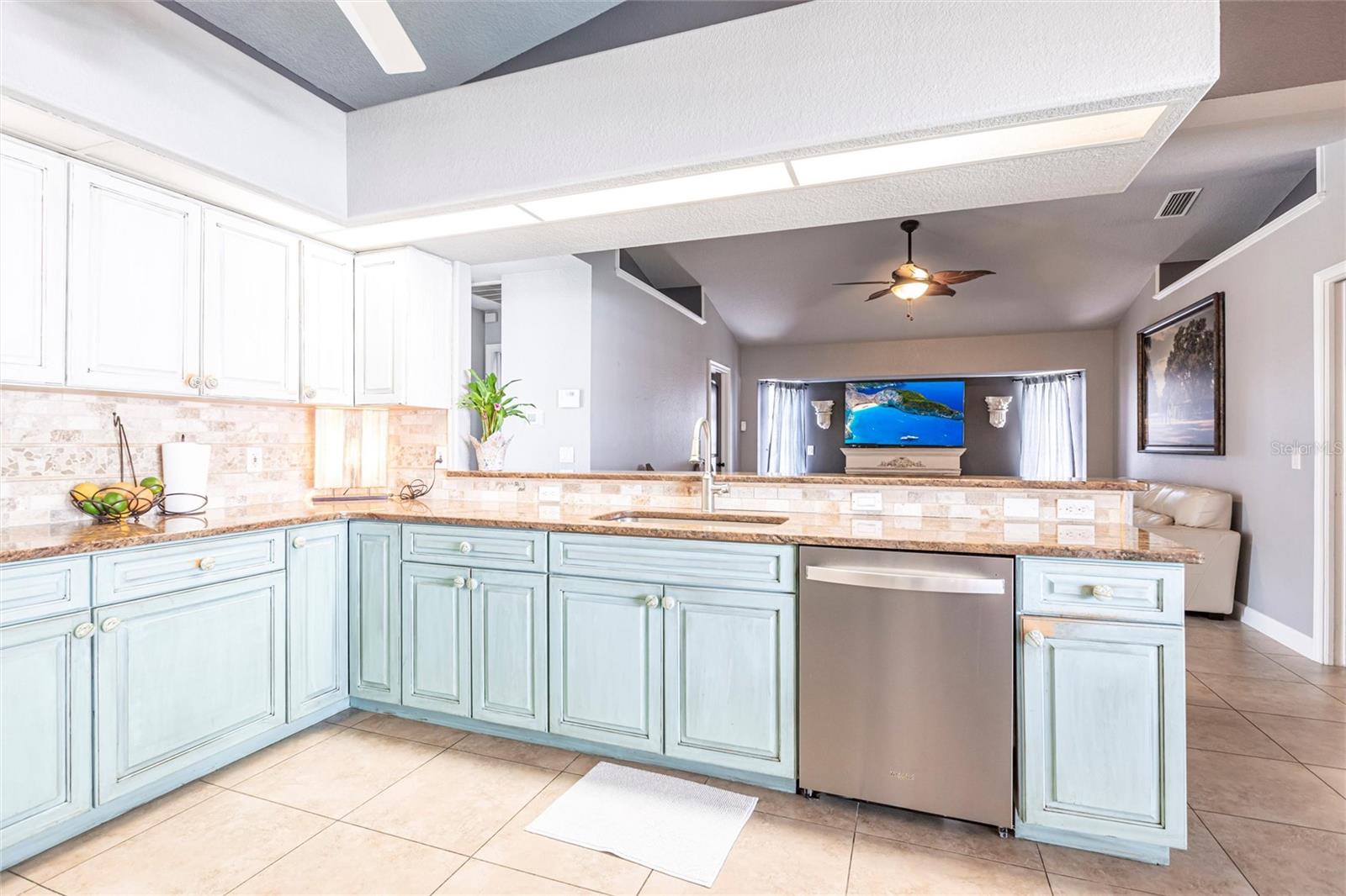 Image 11 of 47 For 23144 Donalda Avenue