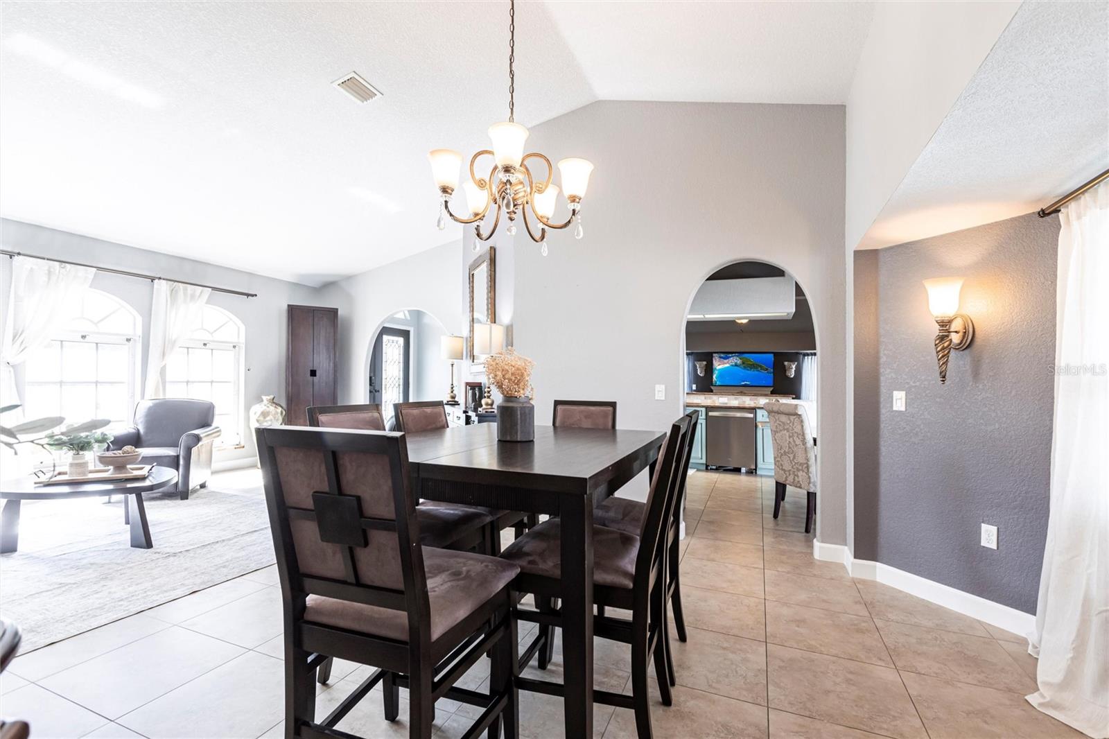 Image 15 of 47 For 23144 Donalda Avenue