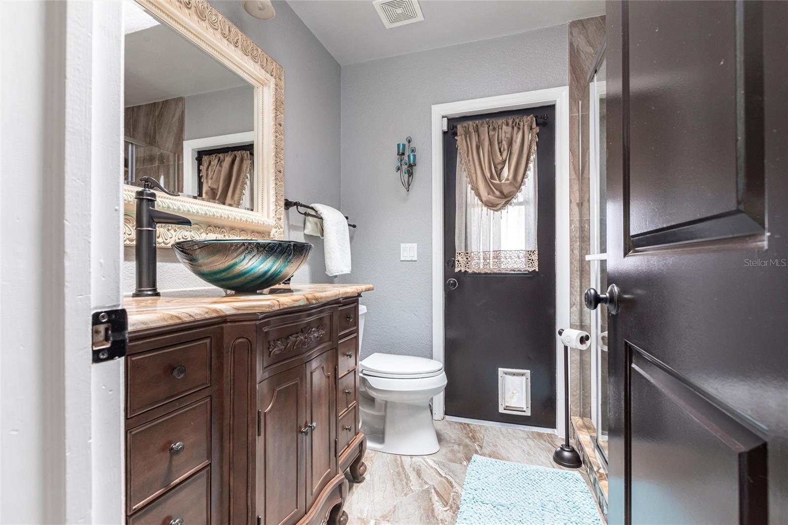 Image 31 of 47 For 23144 Donalda Avenue