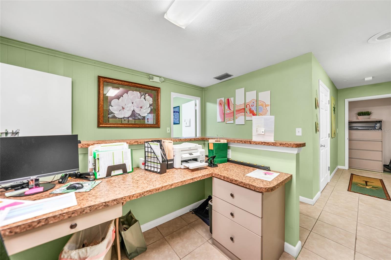 Image 11 of 37 For 303 Gibson Street