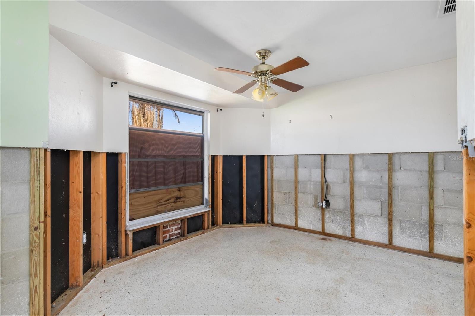 Image 4 of 47 For 3000 Wisteria Place