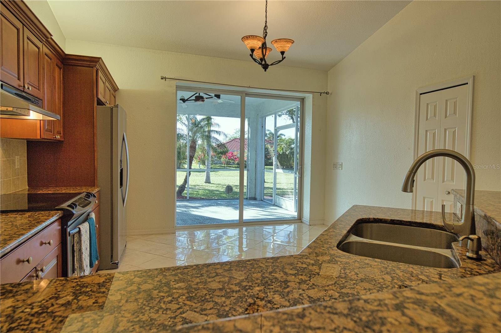 Image 15 of 46 For 1675 Blue Lake Circle
