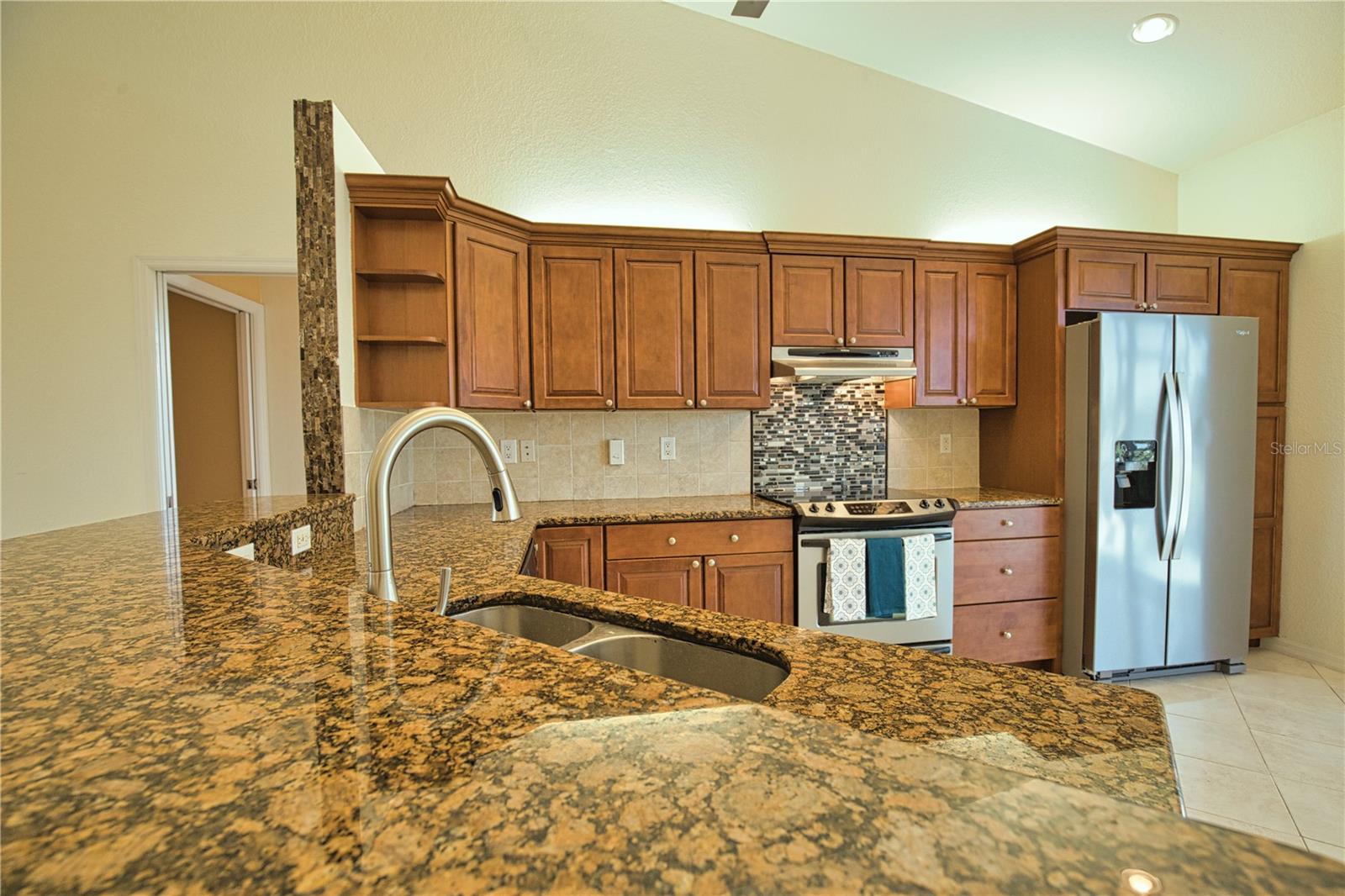 Image 16 of 46 For 1675 Blue Lake Circle