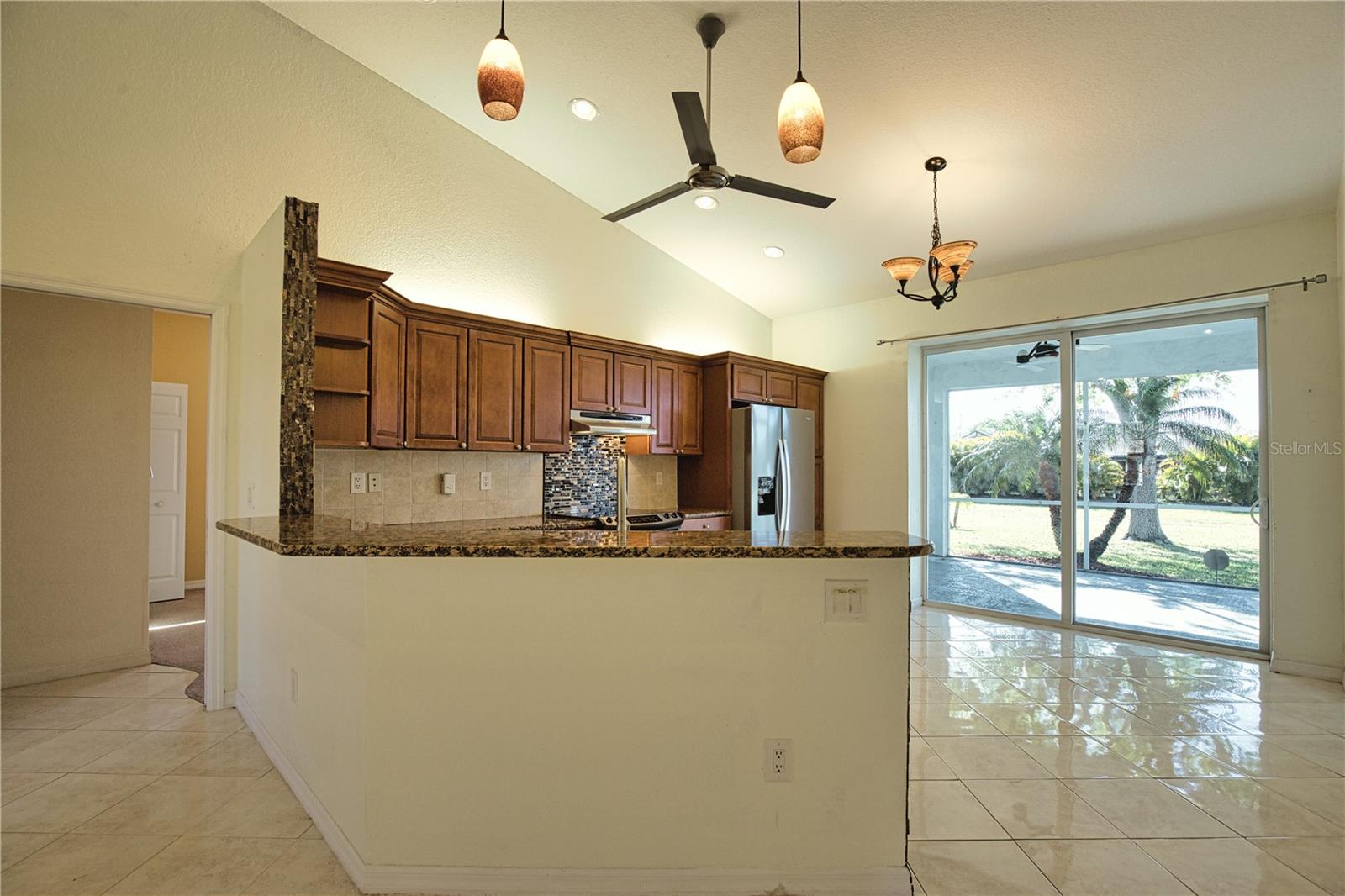Image 18 of 46 For 1675 Blue Lake Circle