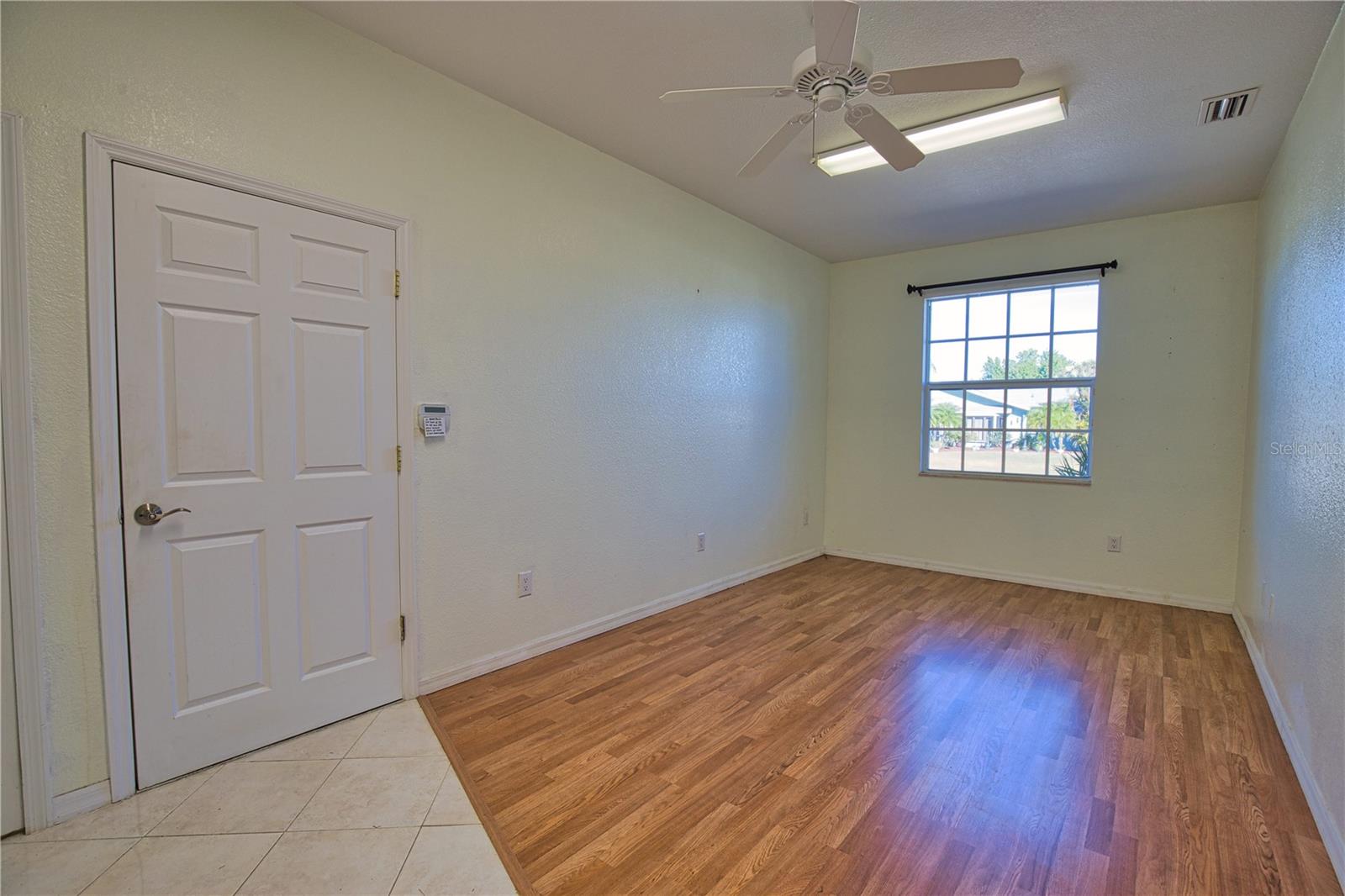 Image 24 of 46 For 1675 Blue Lake Circle