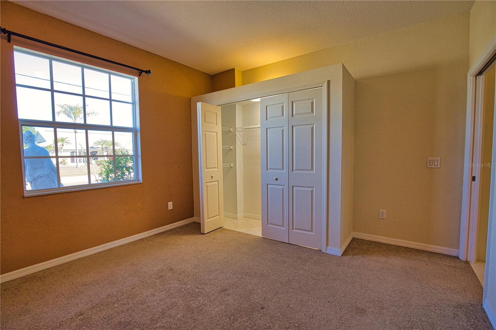 Image 31 of 46 For 1675 Blue Lake Circle
