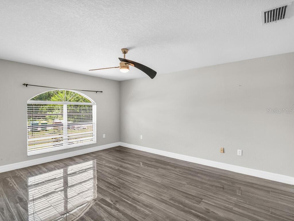 Image 13 of 32 For 23227 Adela Avenue