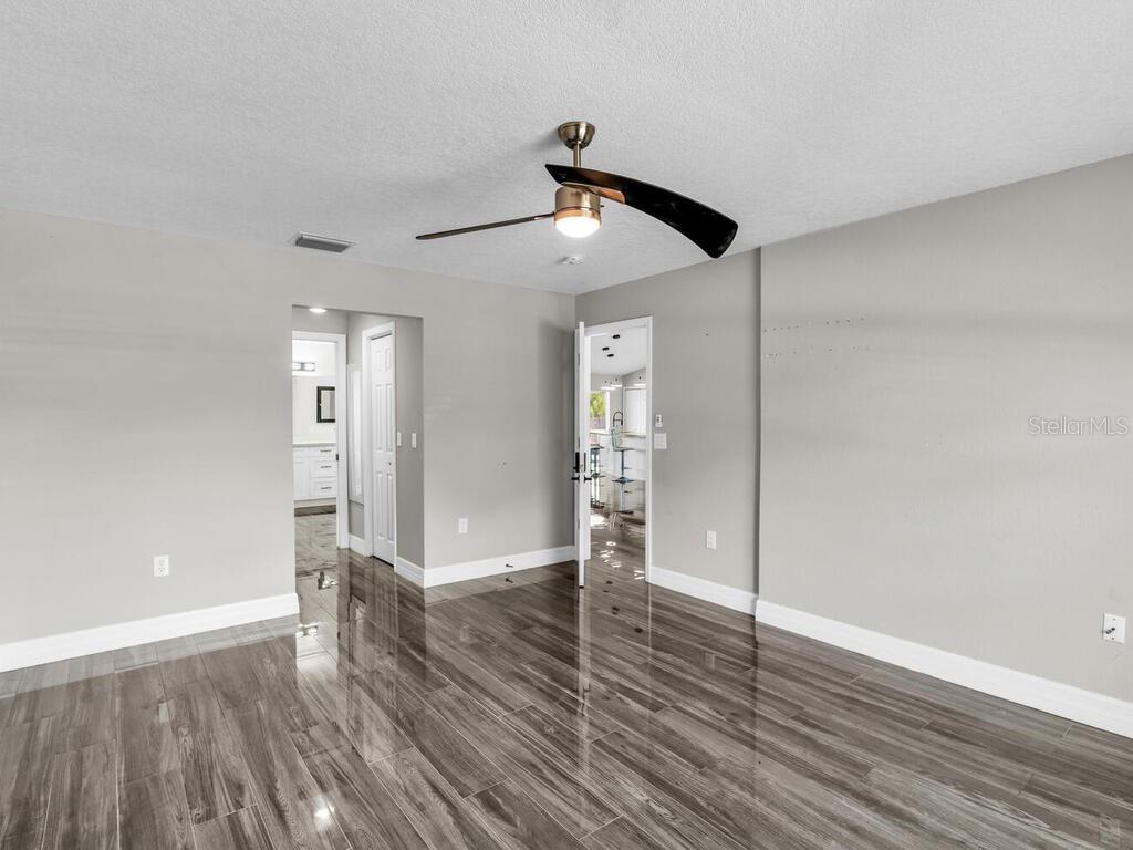 Image 14 of 32 For 23227 Adela Avenue