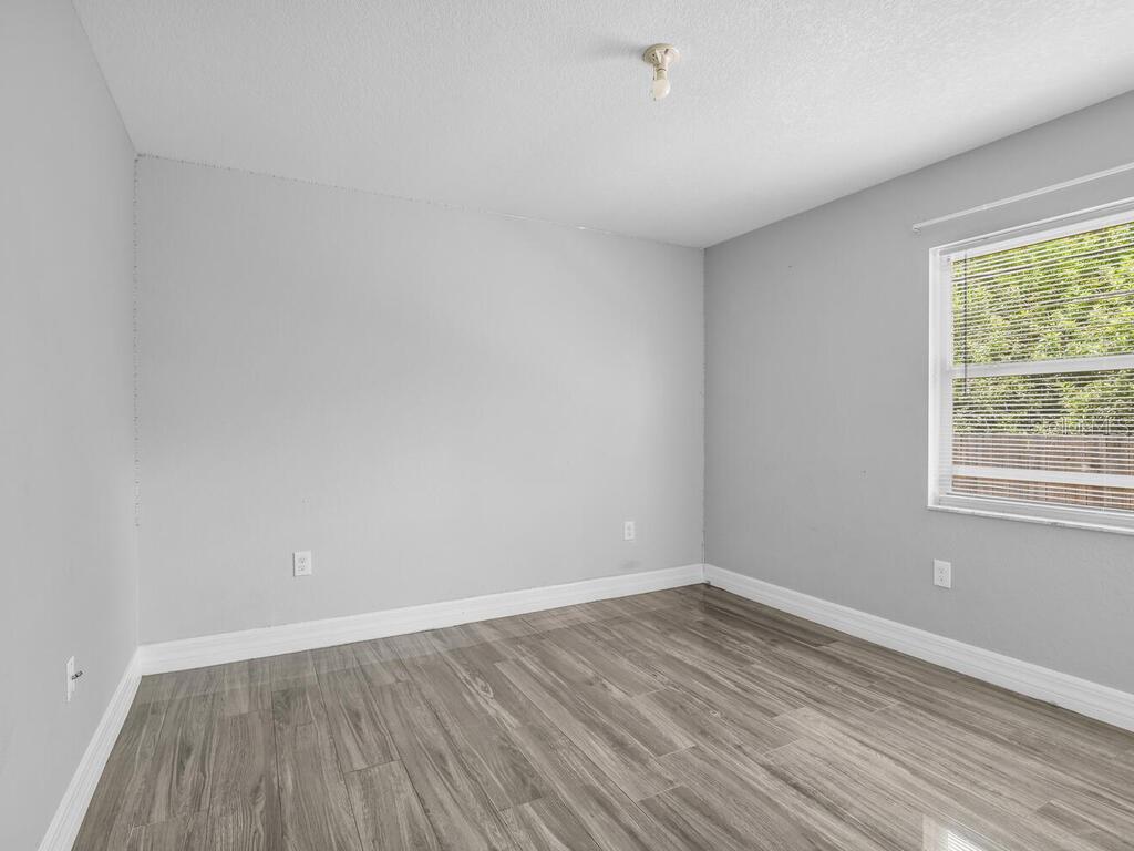 Image 19 of 32 For 23227 Adela Avenue